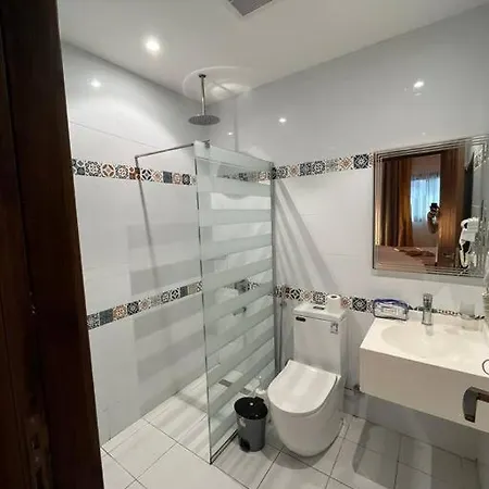 درة العروس غرفة وصالة مع بلكونة مطلة على شاطئ البردايس-عوائل Apartment Durat  Alarous Exterior photo
