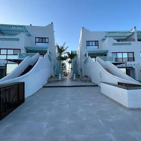 درة العروس غرفة وصالة مع بلكونة مطلة على شاطئ البردايس-عوائل Apartment Durat  Alarous Exterior photo