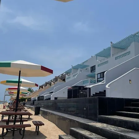 درة العروس غرفة وصالة مع بلكونة مطلة على شاطئ البردايس-عوائل Apartment Durat  Alarous Exterior photo