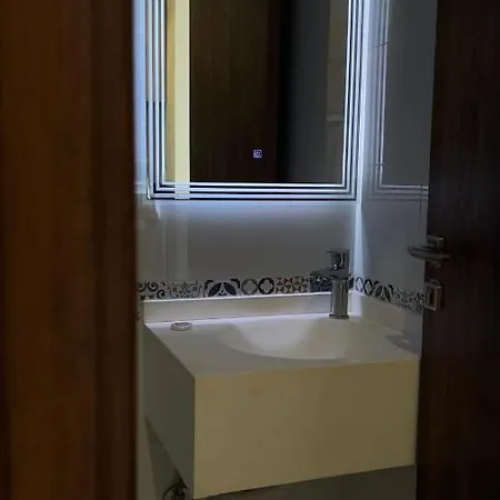 درة العروس غرفة وصالة مع بلكونة مطلة على شاطئ البردايس-عوائل Apartment Durat  Alarous Exterior photo