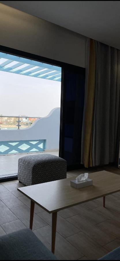درة العروس غرفة وصالة مع بلكونة مطلة على شاطئ البردايس-عوائل Apartment Durat  Alarous